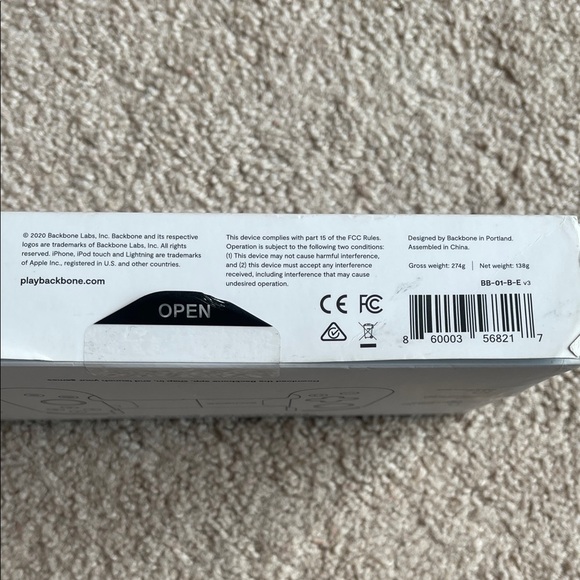 Backbone Black Mobile Gaming Controller - Picture 5 of 7